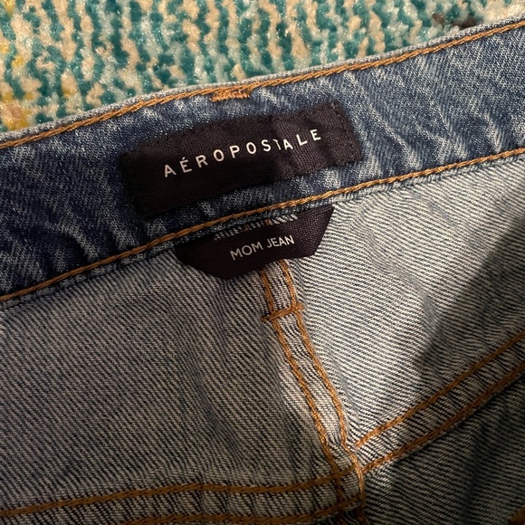 Aeropostale Mom Jean Size 6 (Like New) - Picture 5 of 6